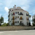 Estudio Alfil-piscina 아파트 *